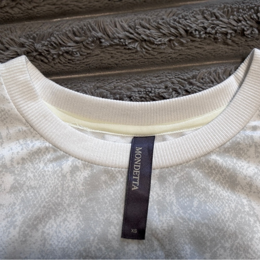 Mondetta Ladies Lightweight Printed Top Oyster Mushroom in XS - Picture 9 of 14